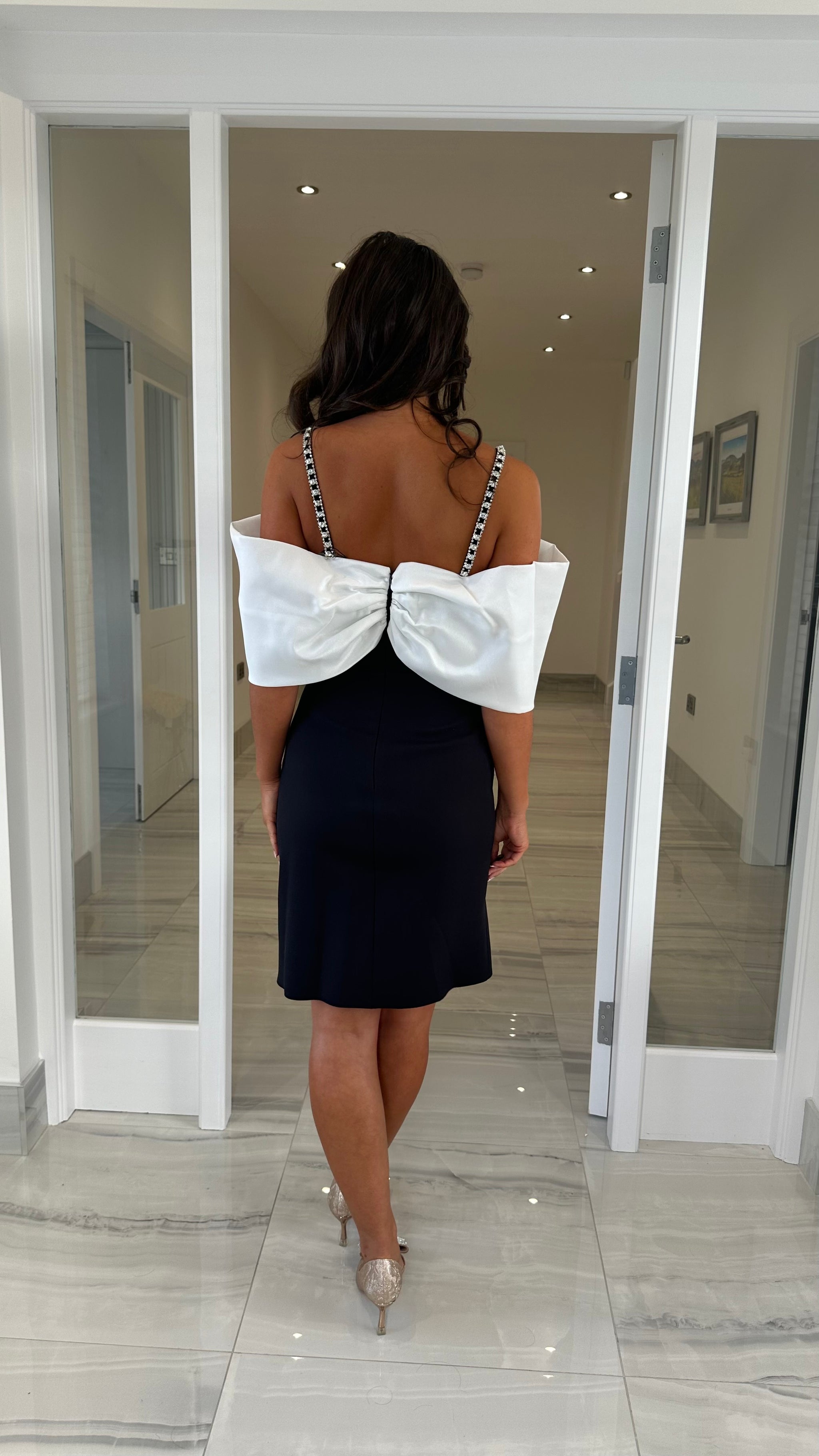 Premium Black & White Bow Front Dress – Kirsty's Kloset Premium Black & White Bow Front Dress – Kirsty's Kloset